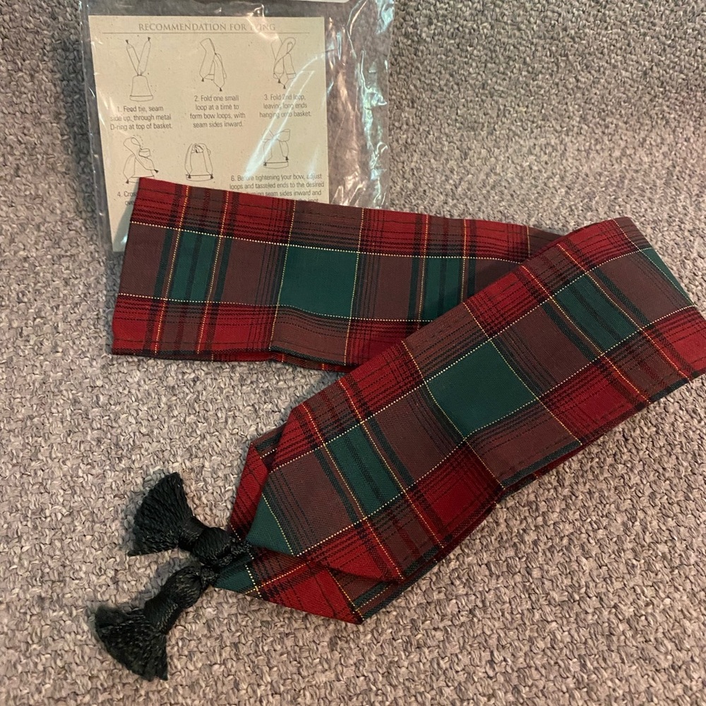 Longaberger Evergreen Tassel Tie